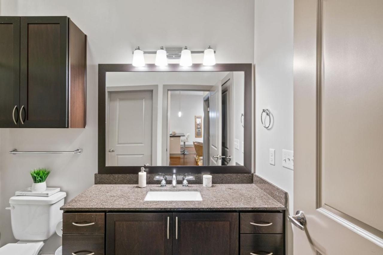 Апартаменты Grand Luxury Premium Vaulted Ceilings Вудбридж Экстерьер фото